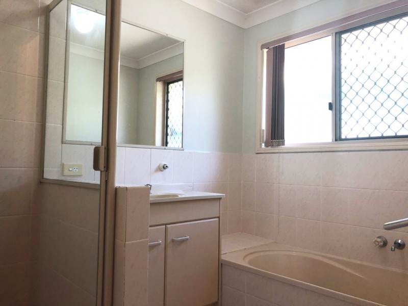 8 Karnak Court, Camira QLD 4300