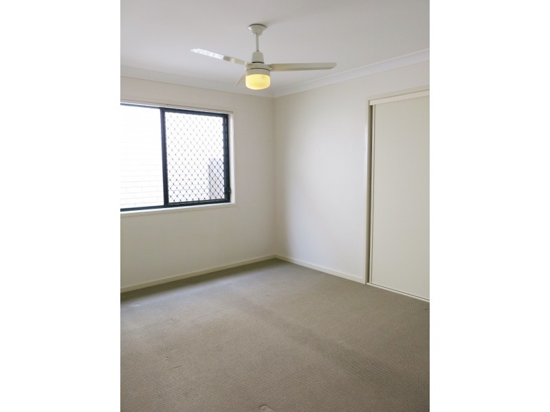 28 Wimbeldon Street, Springfield Lakes QLD 4300
