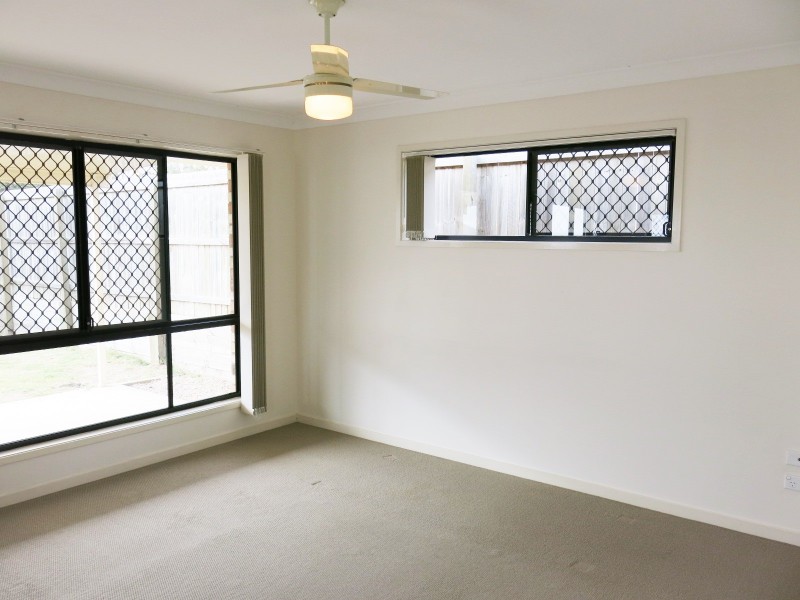 28 Wimbeldon Street, Springfield Lakes QLD 4300