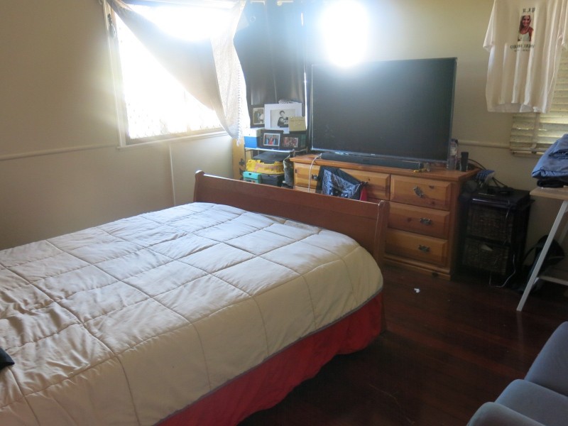 79 Raceview Street, Raceview QLD 4305