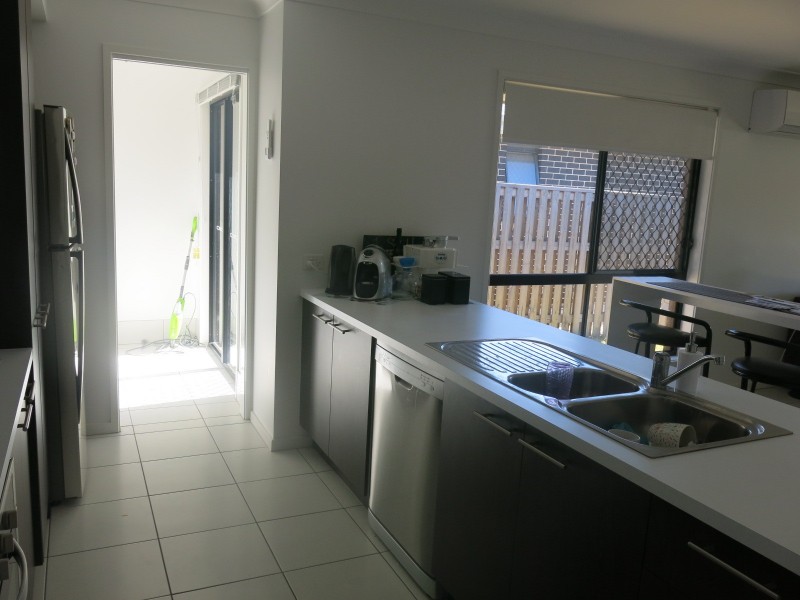 10 Pleasant Street, Ripley QLD 4306