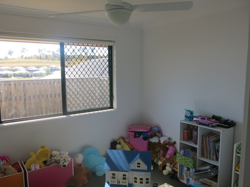 10 Pleasant Street, Ripley QLD 4306