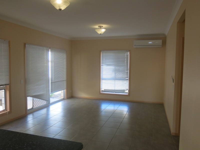 9 Keeple Close, Springfield Lakes QLD 4300