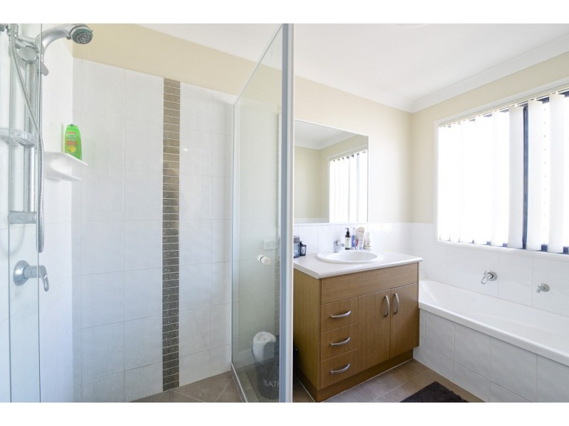 12 Rose Avenue, Springfield Lakes QLD 4300