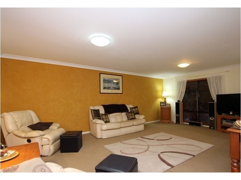 10 Polebark Cres, New Beith QLD 4124