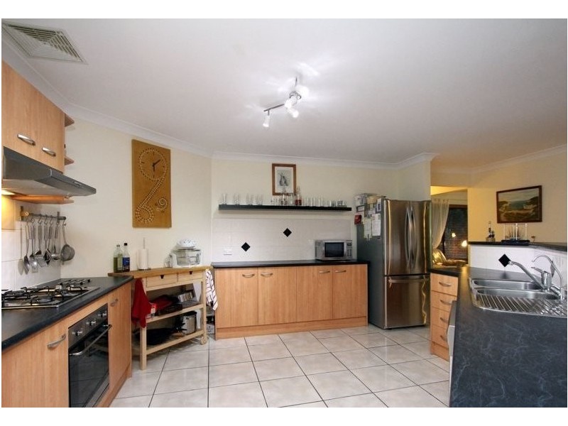 10 Polebark Cres, New Beith QLD 4124