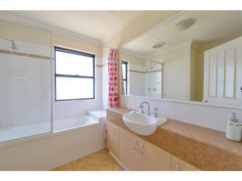 21 Montello Crt, Springfield Lakes QLD 4300