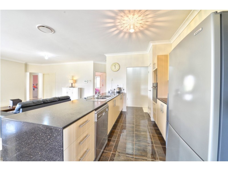 1 Dianella Ct, New Beith QLD 4124