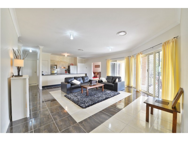 1 Dianella Ct, New Beith QLD 4124