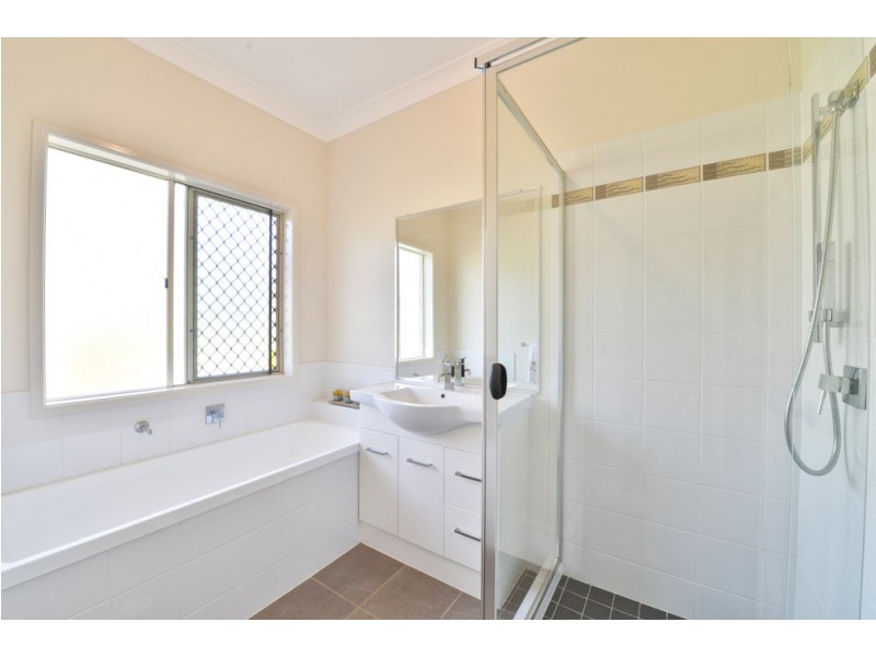 1 Dianella Ct, New Beith QLD 4124