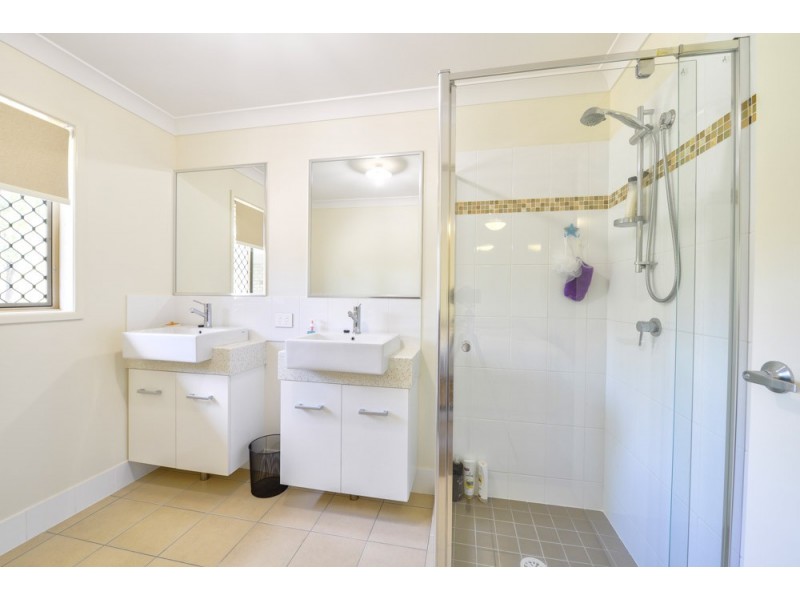 30 Goldfinch Ct, Greenbank QLD 4124