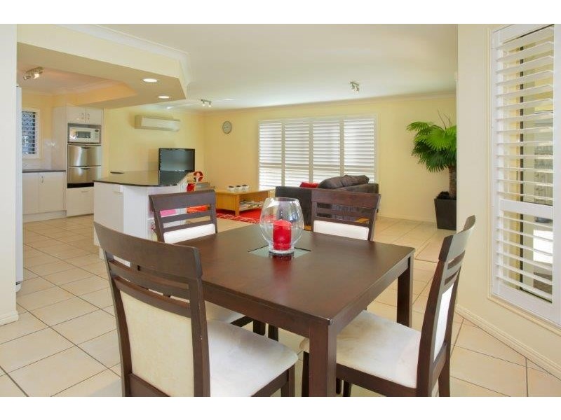 37 Viewpoint Drive, Springfield Lakes QLD 4300