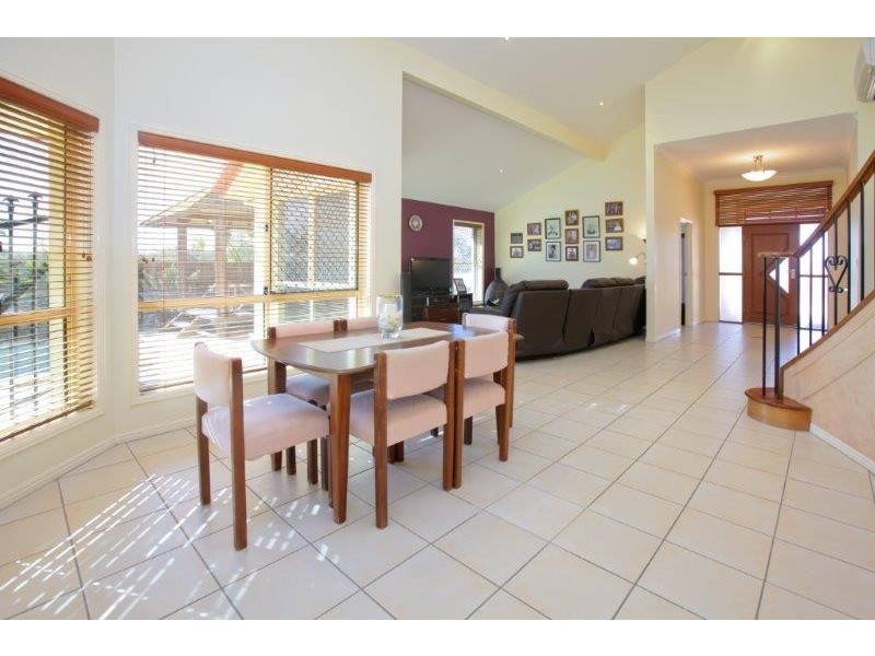 37 Viewpoint Drive, Springfield Lakes QLD 4300
