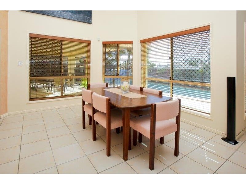 37 Viewpoint Drive, Springfield Lakes QLD 4300