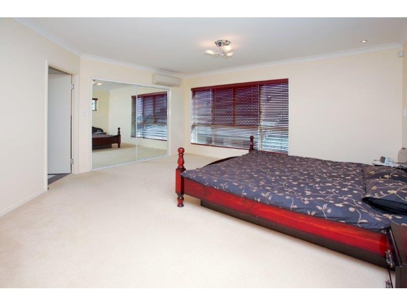 37 Viewpoint Drive, Springfield Lakes QLD 4300