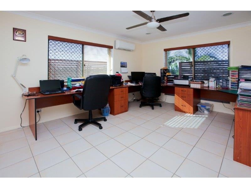 37 Viewpoint Drive, Springfield Lakes QLD 4300