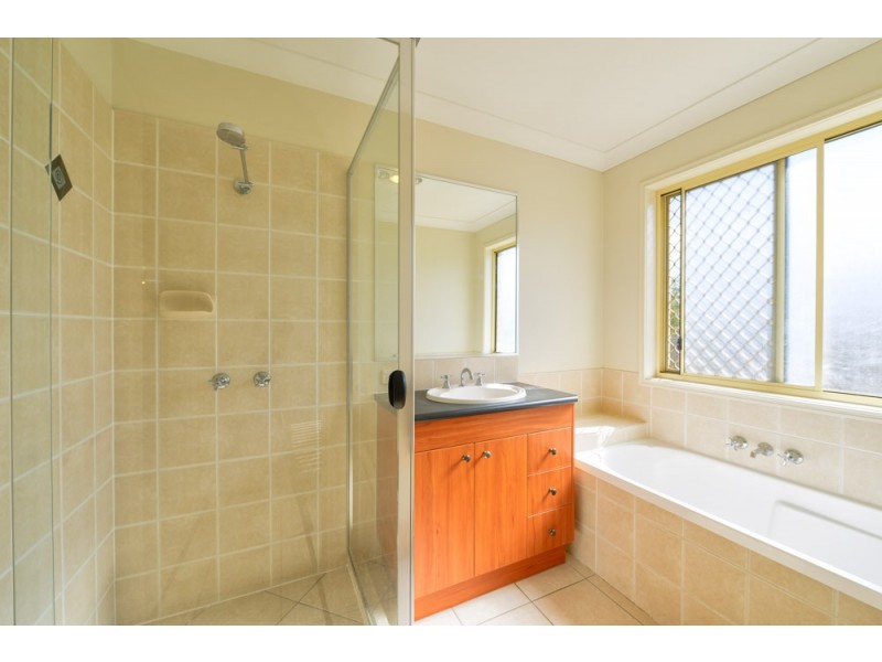 17 Alfred Place, Springfield Lakes QLD 4300