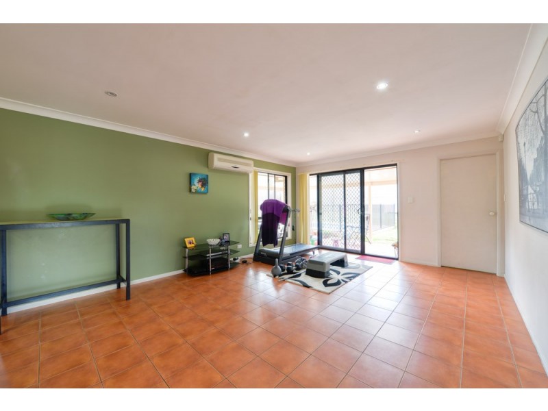 4 Emma Place, Springfield Lakes QLD 4300