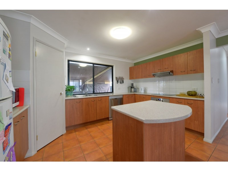 4 Emma Place, Springfield Lakes QLD 4300