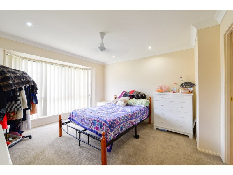 4 Emma Place, Springfield Lakes QLD 4300