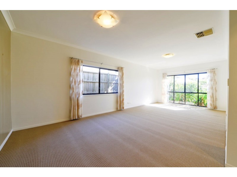 10 Ash Avenue, Springfield Lakes QLD 4300