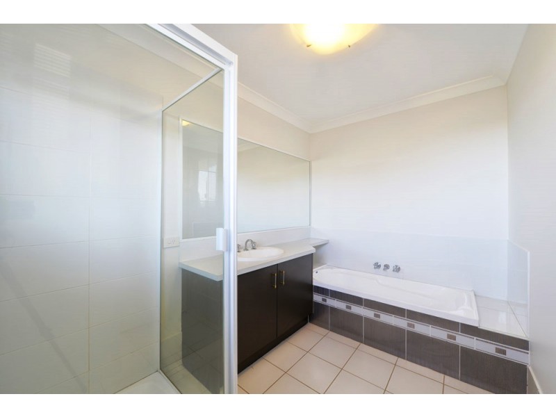 10 Ash Avenue, Springfield Lakes QLD 4300