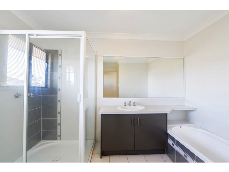 10 Ash Avenue, Springfield Lakes QLD 4300