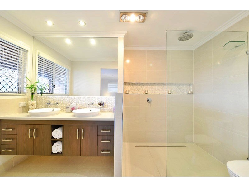 10 Aspect Tce, Springfield Lakes QLD 4300