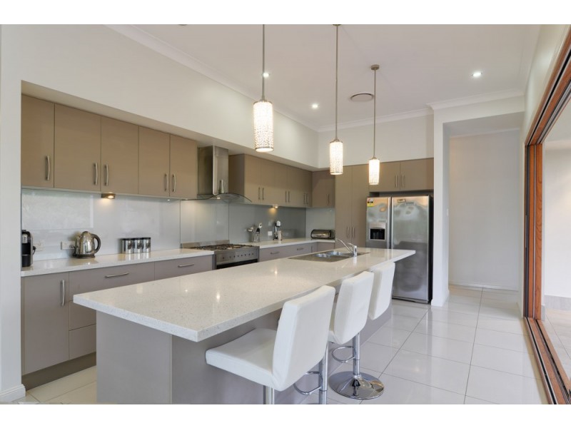 10 Lomandra Court, Brookwater QLD 4300