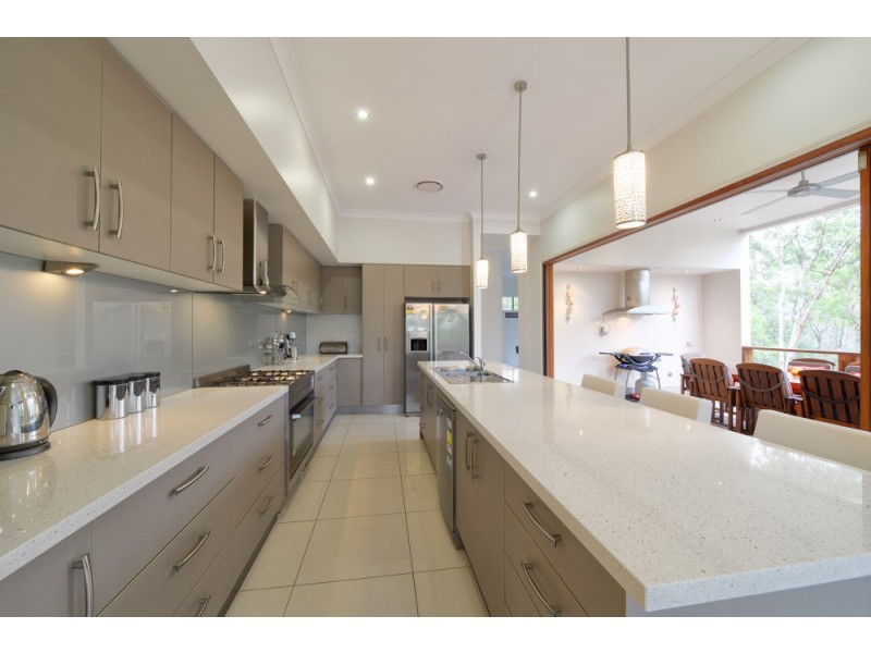 10 Lomandra Court, Brookwater QLD 4300