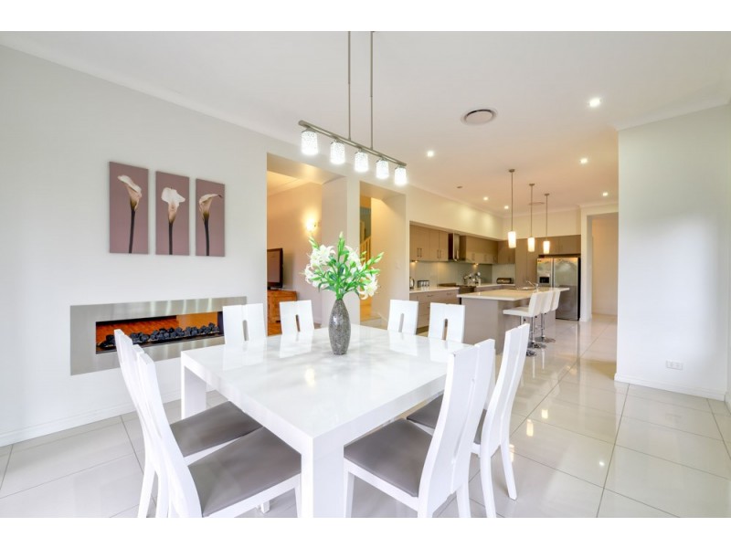 10 Lomandra Court, Brookwater QLD 4300