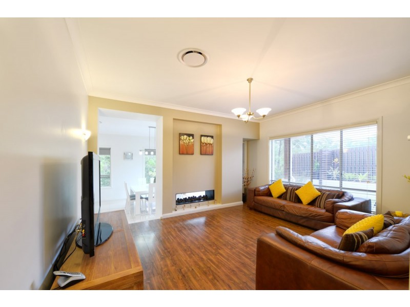 10 Lomandra Court, Brookwater QLD 4300