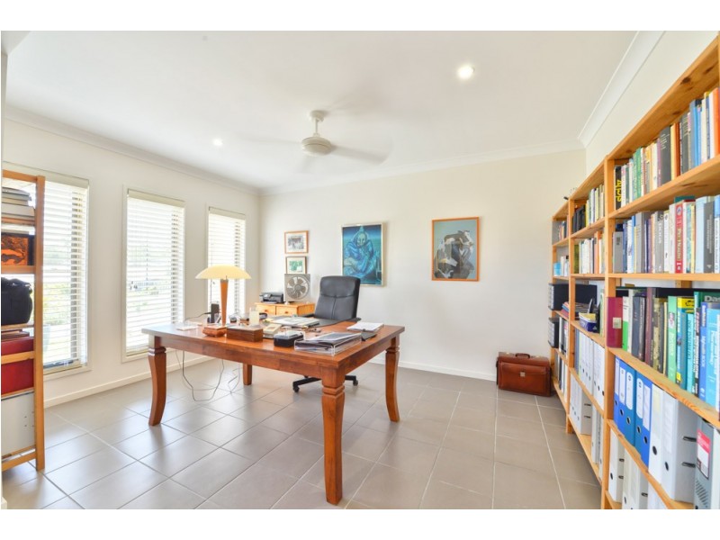 15 Livinus Place, Augustine Heights QLD 4300