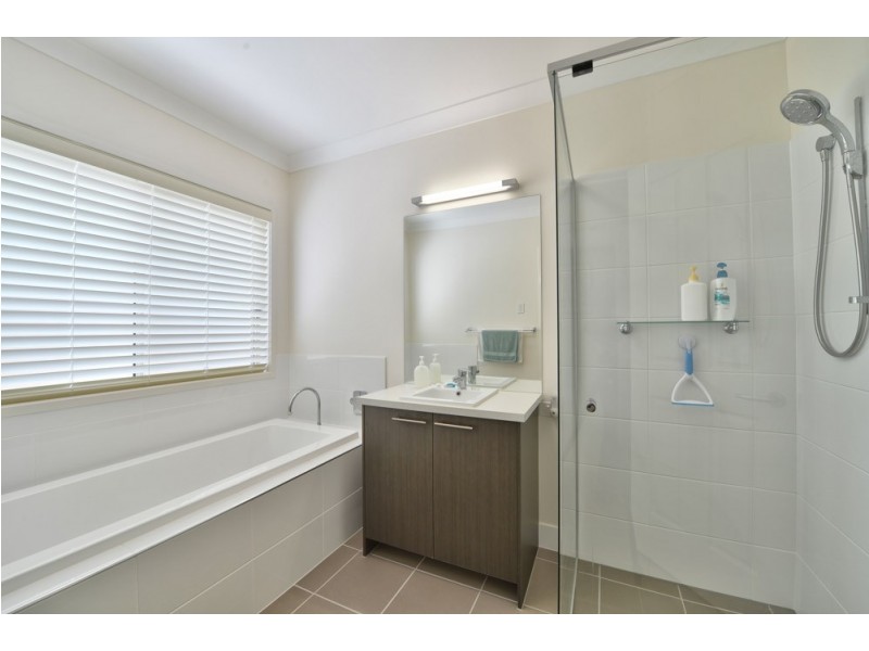 15 Livinus Place, Augustine Heights QLD 4300