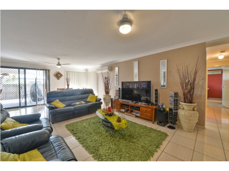 7 Vesta Close, Springfield Lakes QLD 4300