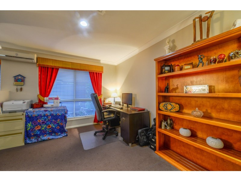 113 Lakeside Ave, Springfield Lakes QLD 4300