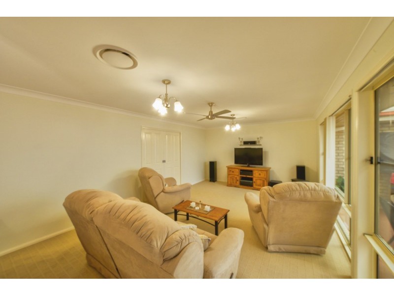 10 Darter Place, Springfield Lakes QLD 4300