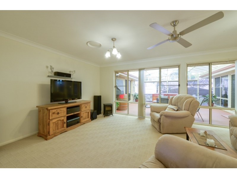 10 Darter Place, Springfield Lakes QLD 4300