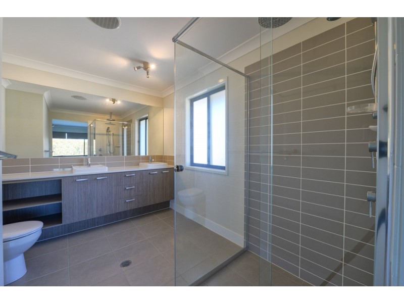 51 Parkview drive, Springfield Lakes QLD 4300