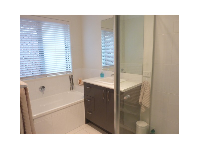 24 Bathersby Crescent, Augustine Heights QLD 4300