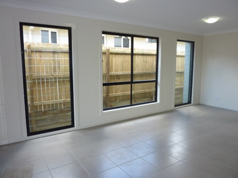 28 Brock Drive, Springfield Lakes QLD 4300