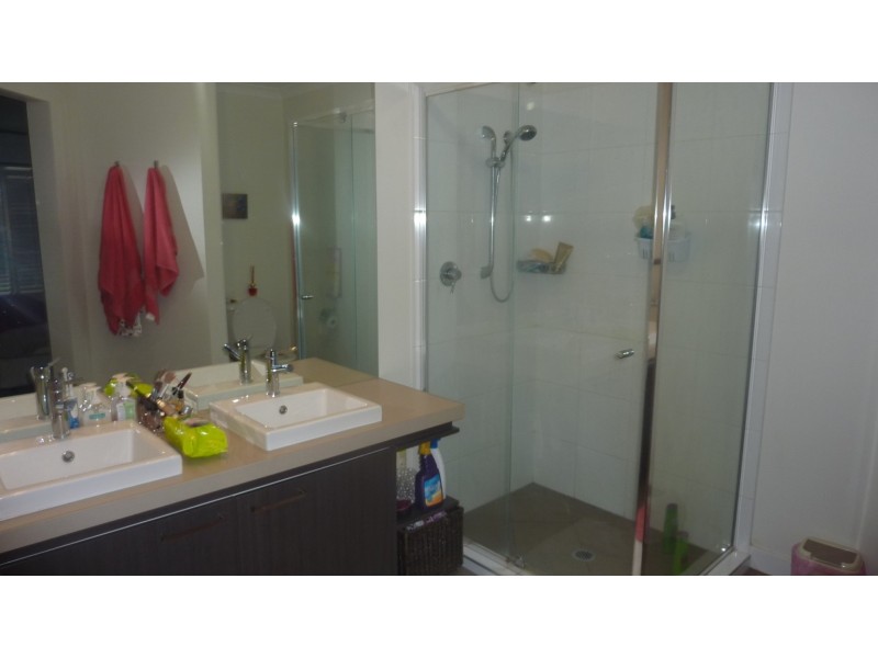 18 Glen Echo Street, Springfield Lakes QLD 4300