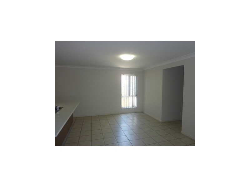 15 Greenleaf Avenue, Springfield Lakes QLD 4300