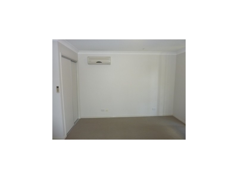 15 Greenleaf Avenue, Springfield Lakes QLD 4300