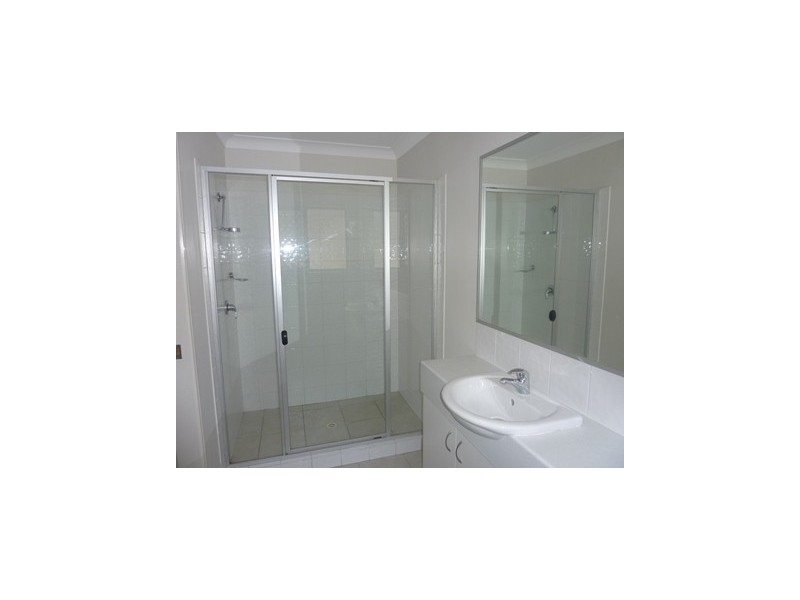 15 Greenleaf Avenue, Springfield Lakes QLD 4300