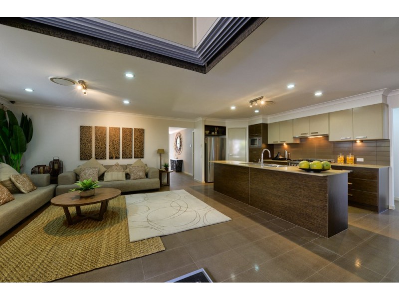 6 Finnigan Street, Augustine Heights QLD 4300