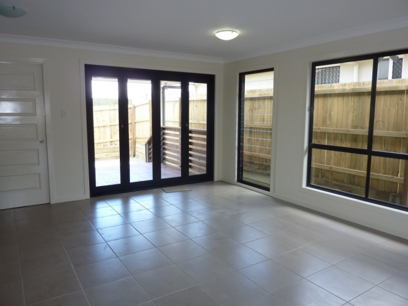 28 Brock Drive, Springfield Lakes QLD 4300