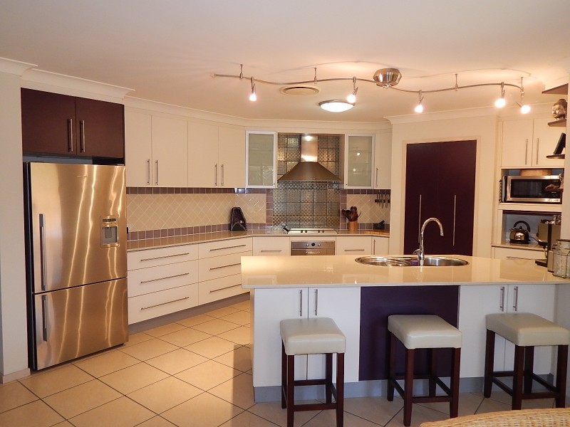 17 De Marce Court, Springfield Lakes QLD 4300