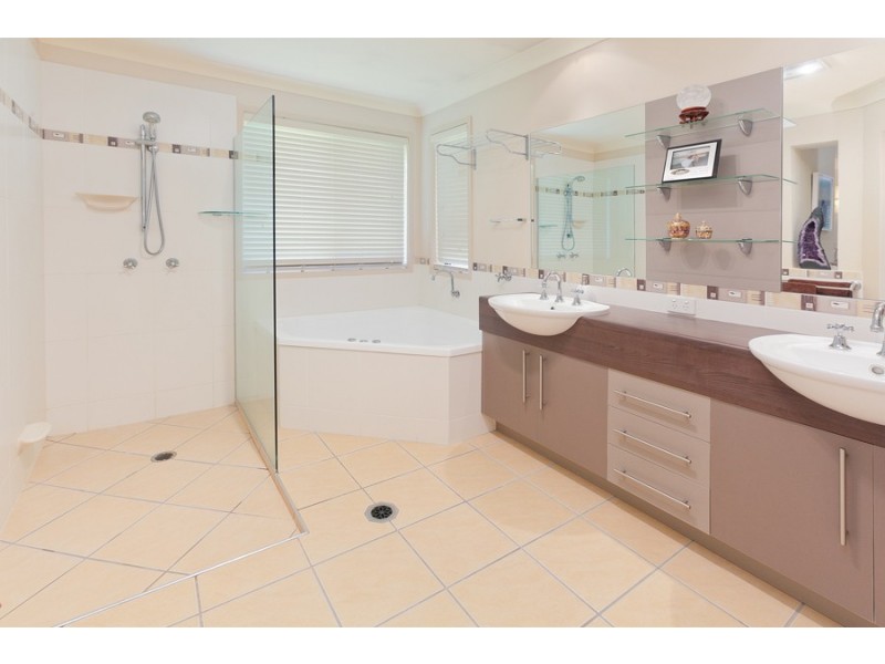17 De Marce Court, Springfield Lakes QLD 4300