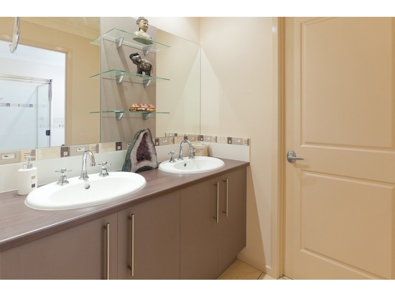 17 De Marce Court, Springfield Lakes QLD 4300